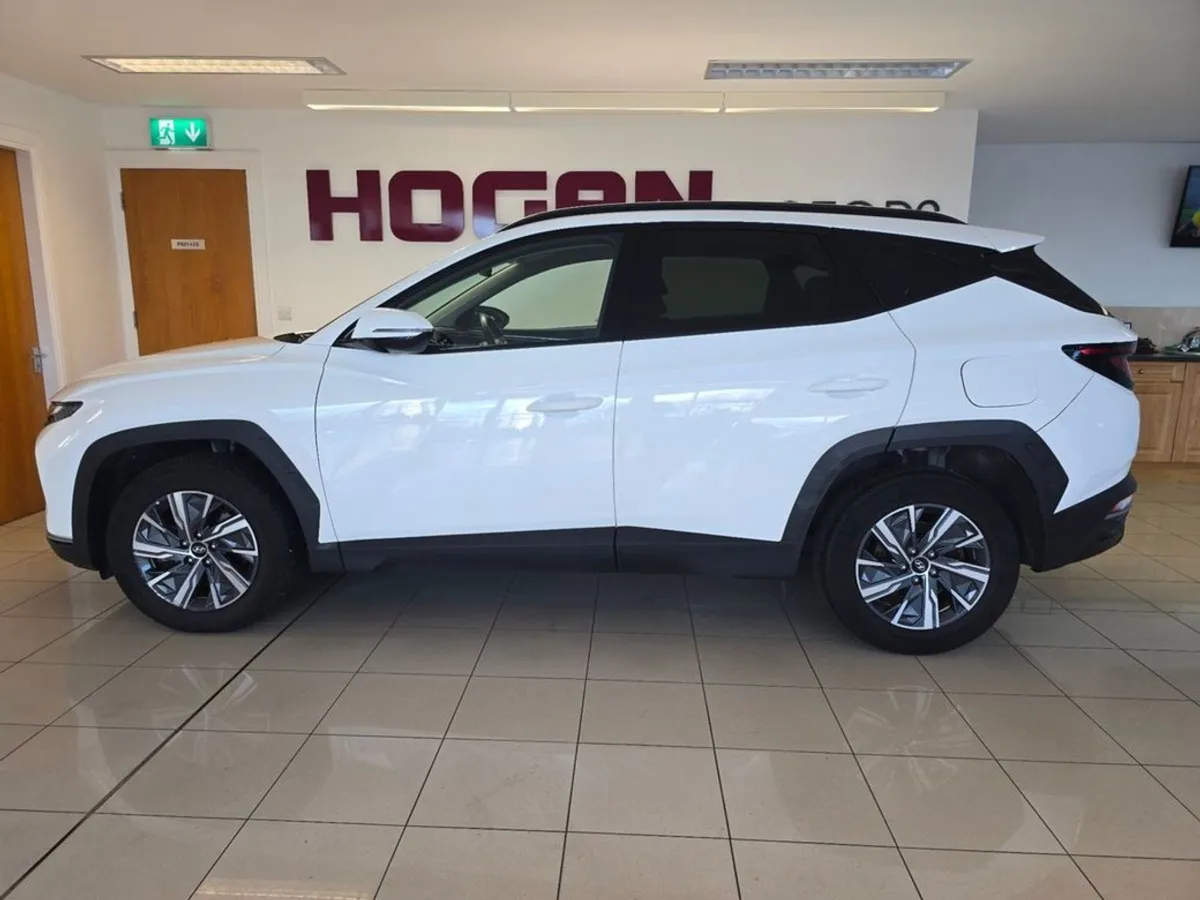 Hyundai Tucson Executive Hybrid HEV Automatic - Image 4