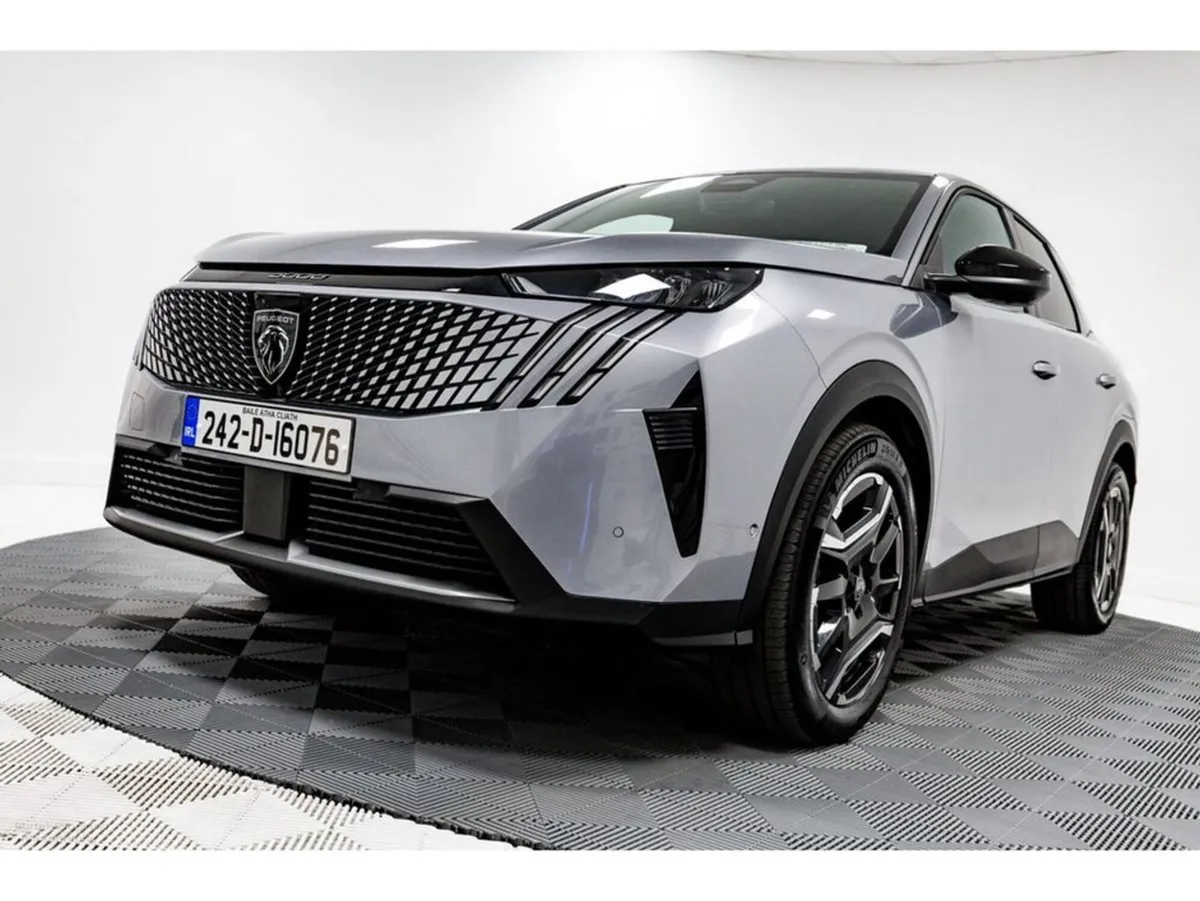 Peugeot 3008 E-allure 73kwh 210BHP - Image 3
