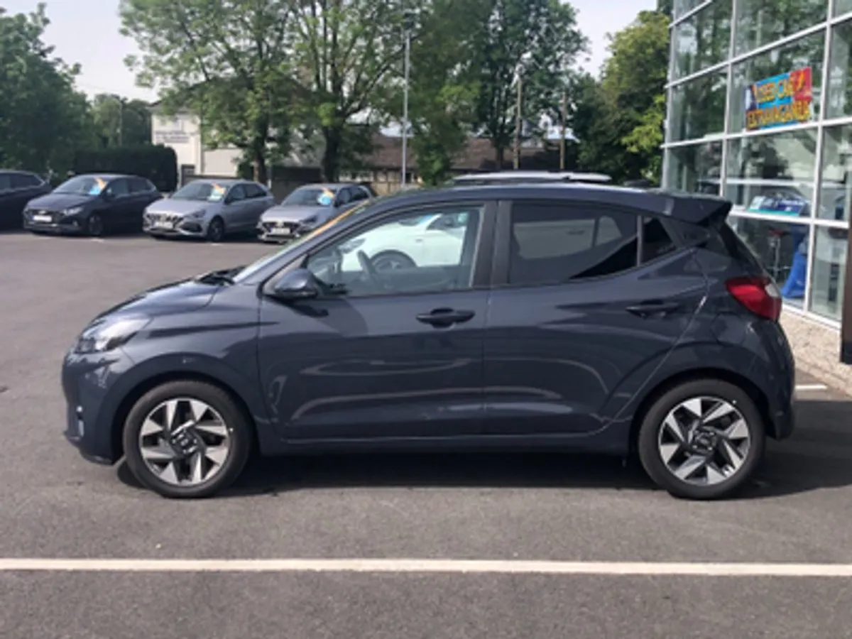 Hyundai i10 Deluxe Plus 1.0 Petrol  demonstrator - Image 4