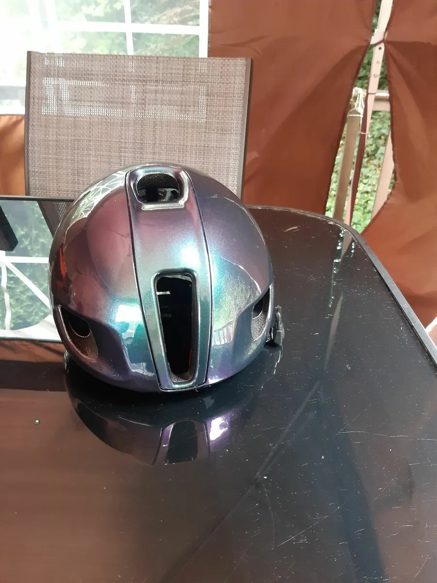Aero helmet - Image 1