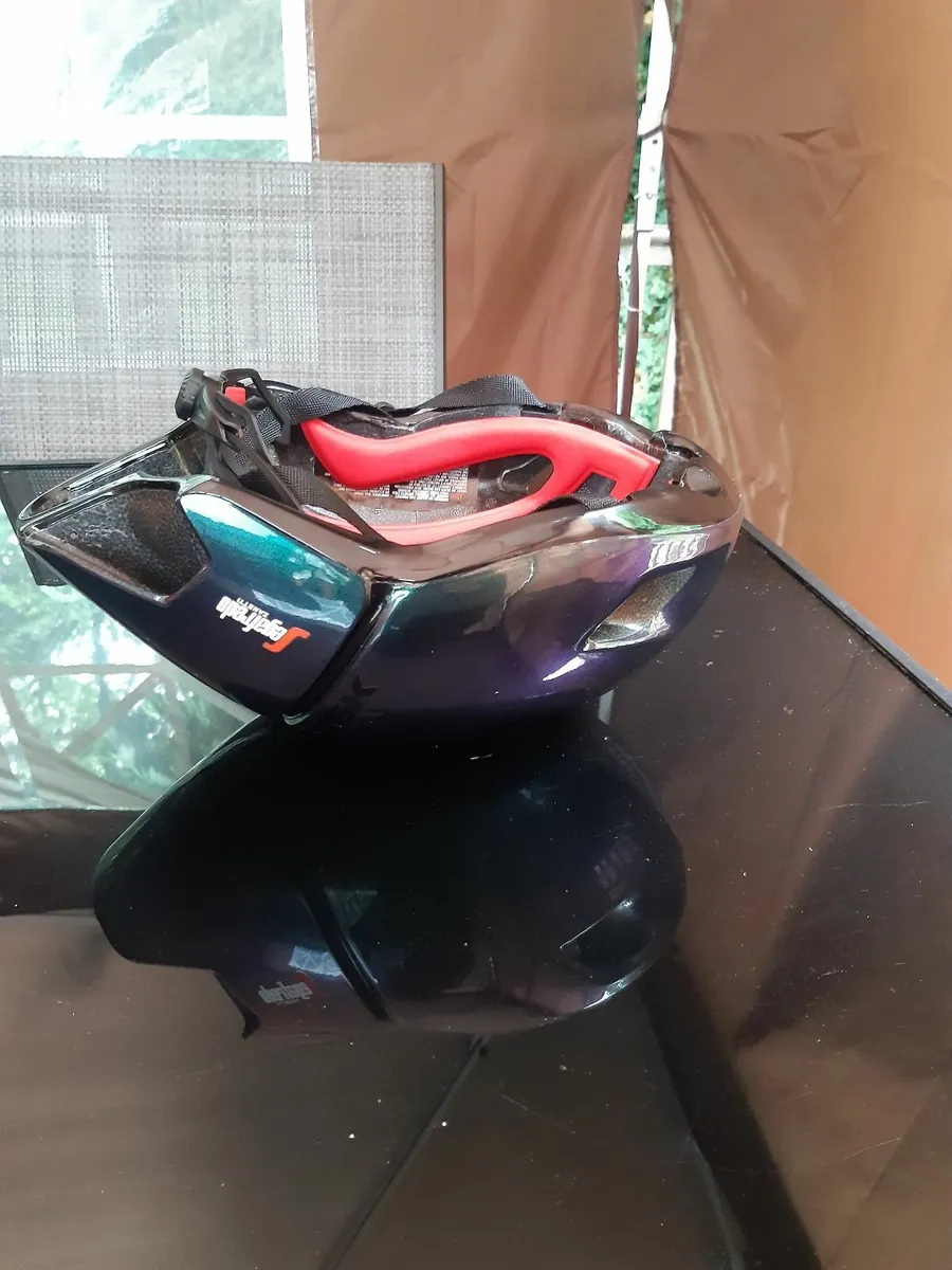 Aero helmet - Image 2