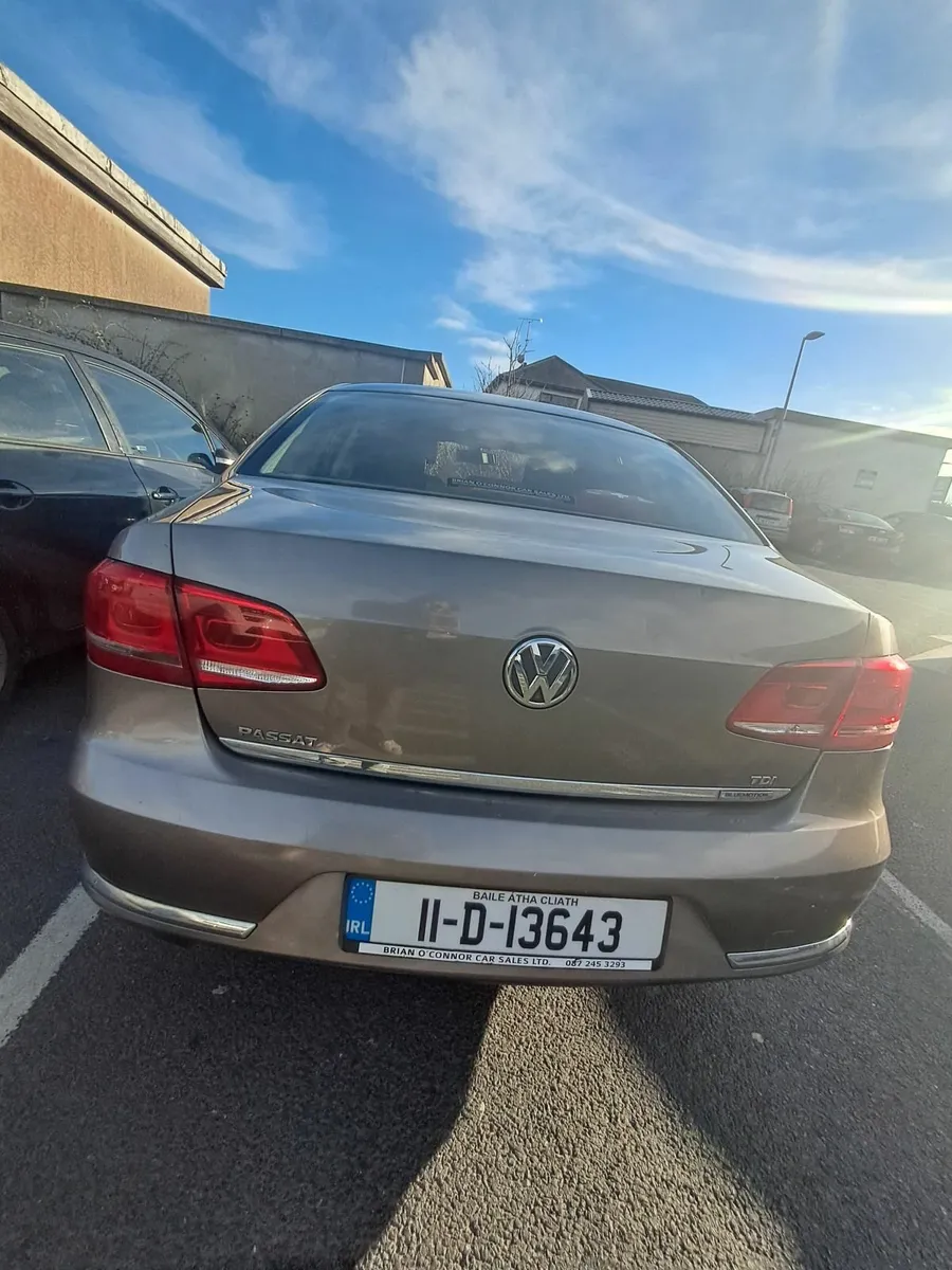 Volkswagen Passat 2011 - Image 4