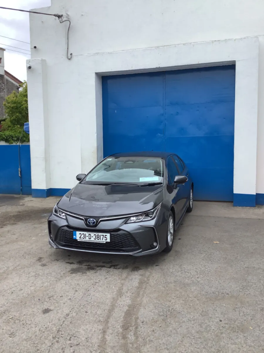 Toyota Corolla 2023 auto - Image 3