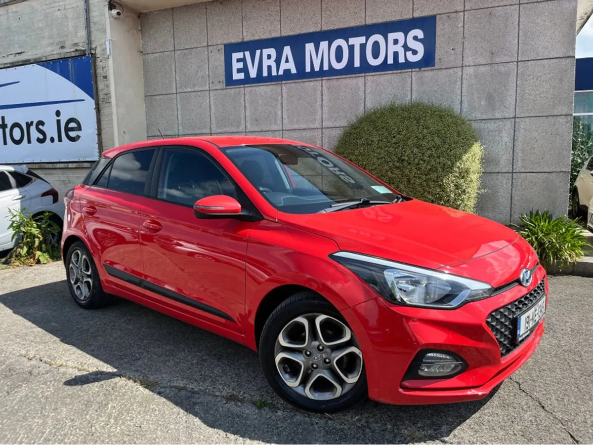 Hyundai i20 Deluxe 1.2 Petrol - Image 1