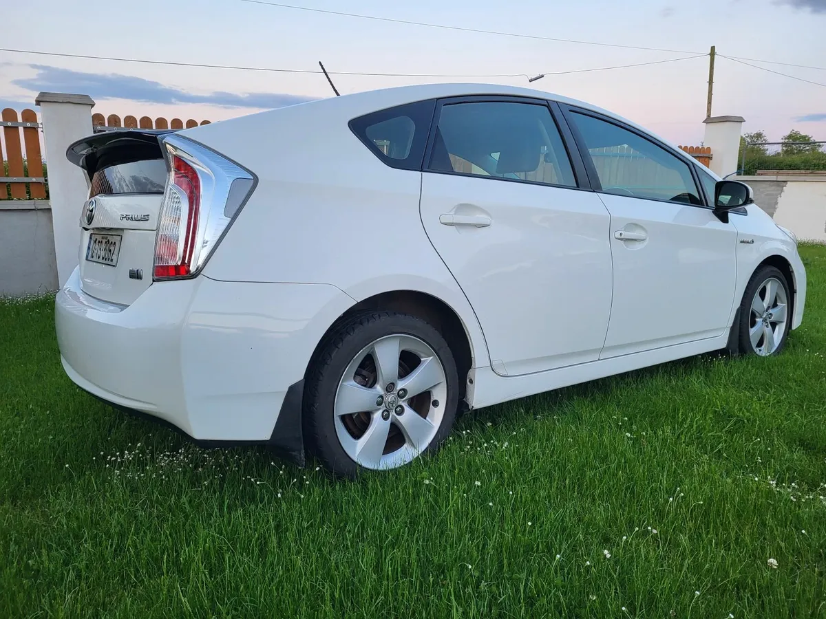 TOYOTA PRIUS HYBRID AUTOMATIC. 2012 - Image 2