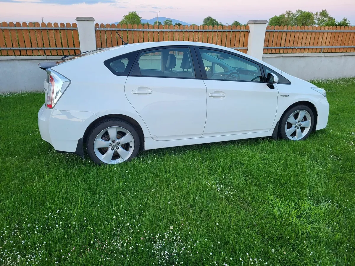 TOYOTA PRIUS HYBRID AUTOMATIC. 2012 - Image 4