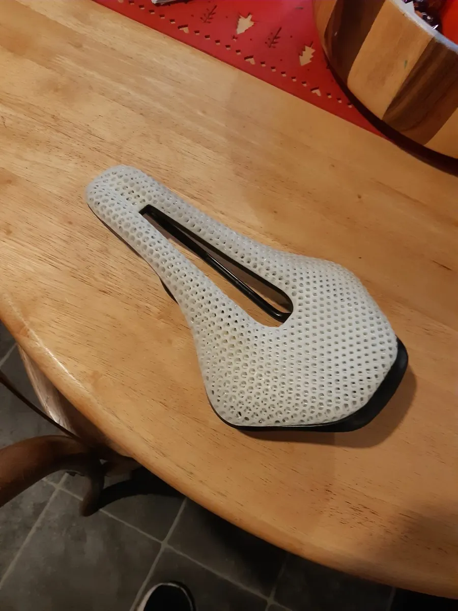 3D saddle - Image 1