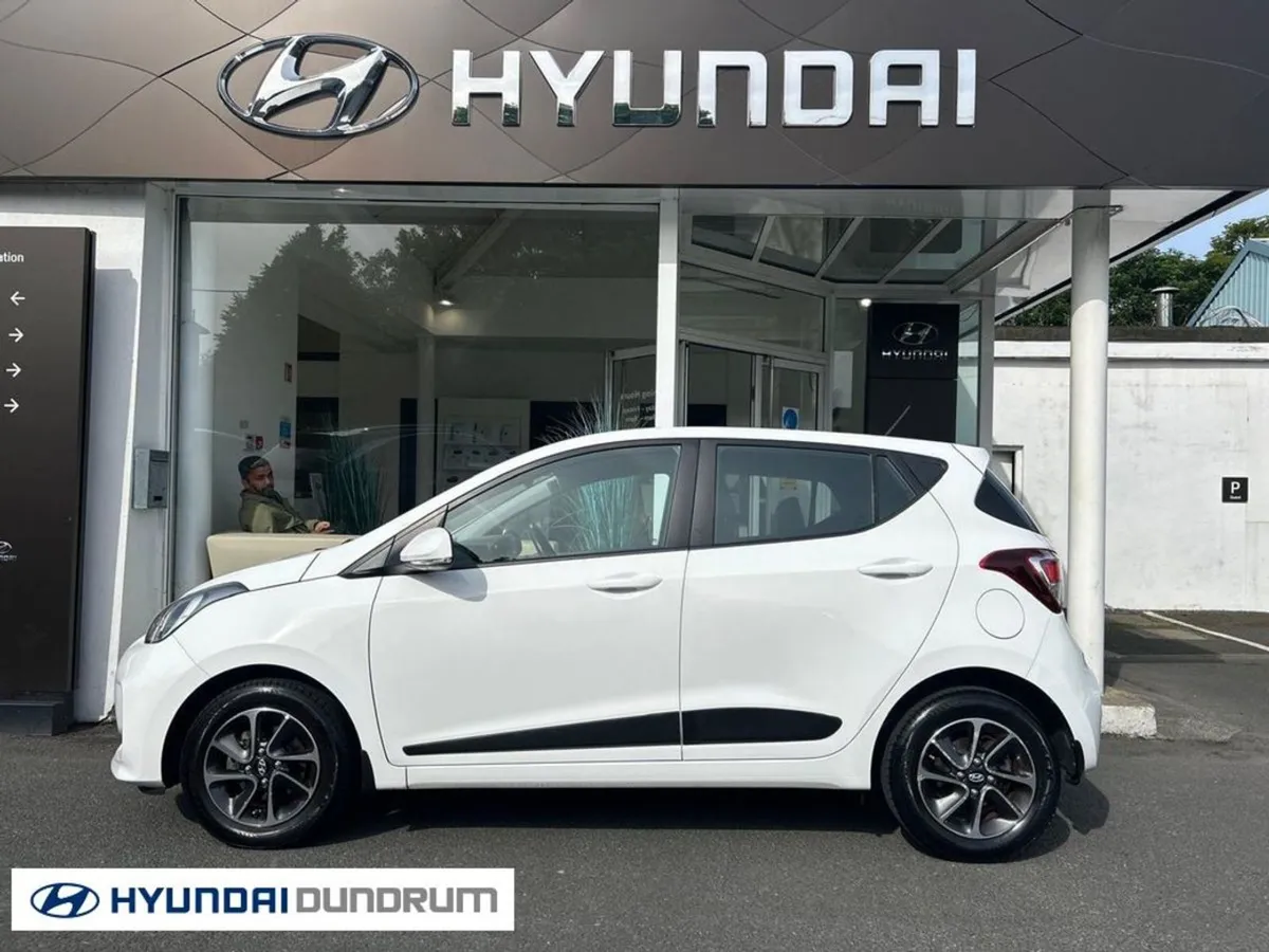 Hyundai i10 Deluxe 4DR - Image 3