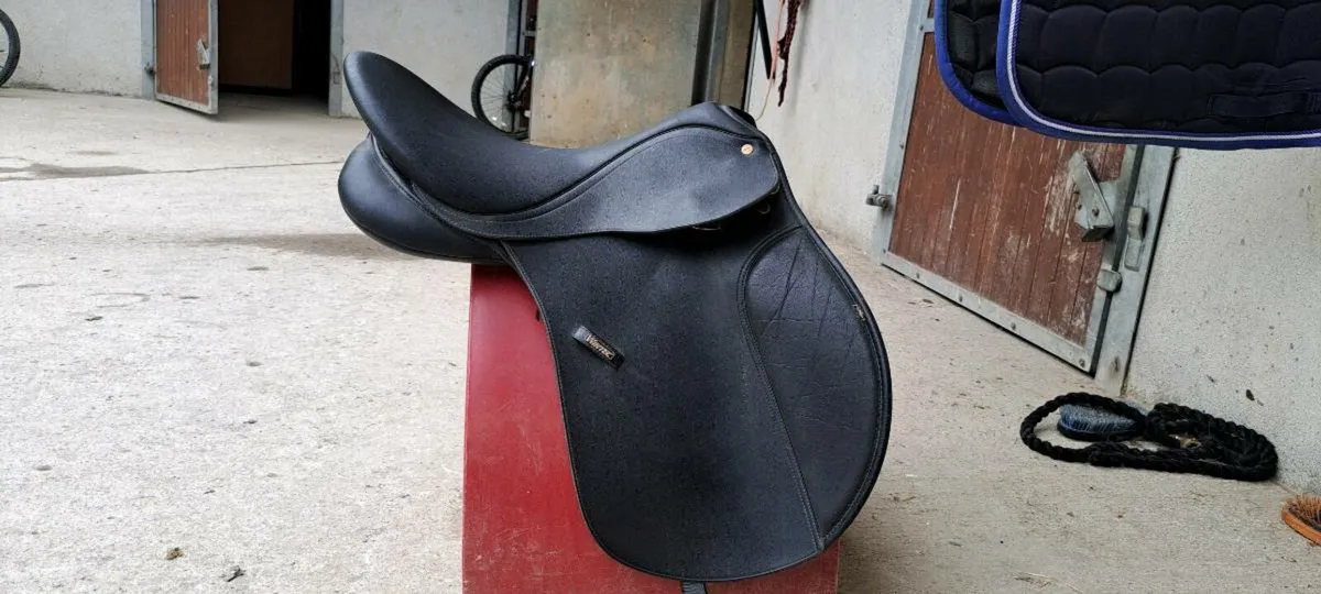 17.5" Wintec GP Black Saddle - Image 2