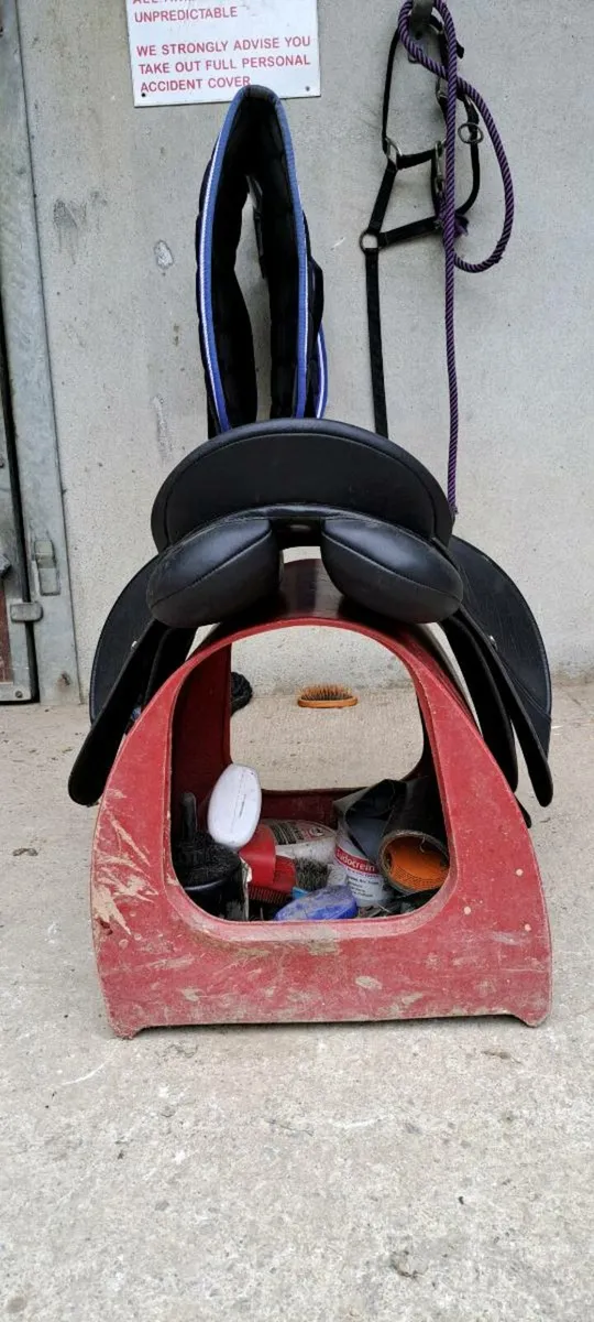 17.5" Wintec GP Black Saddle - Image 4