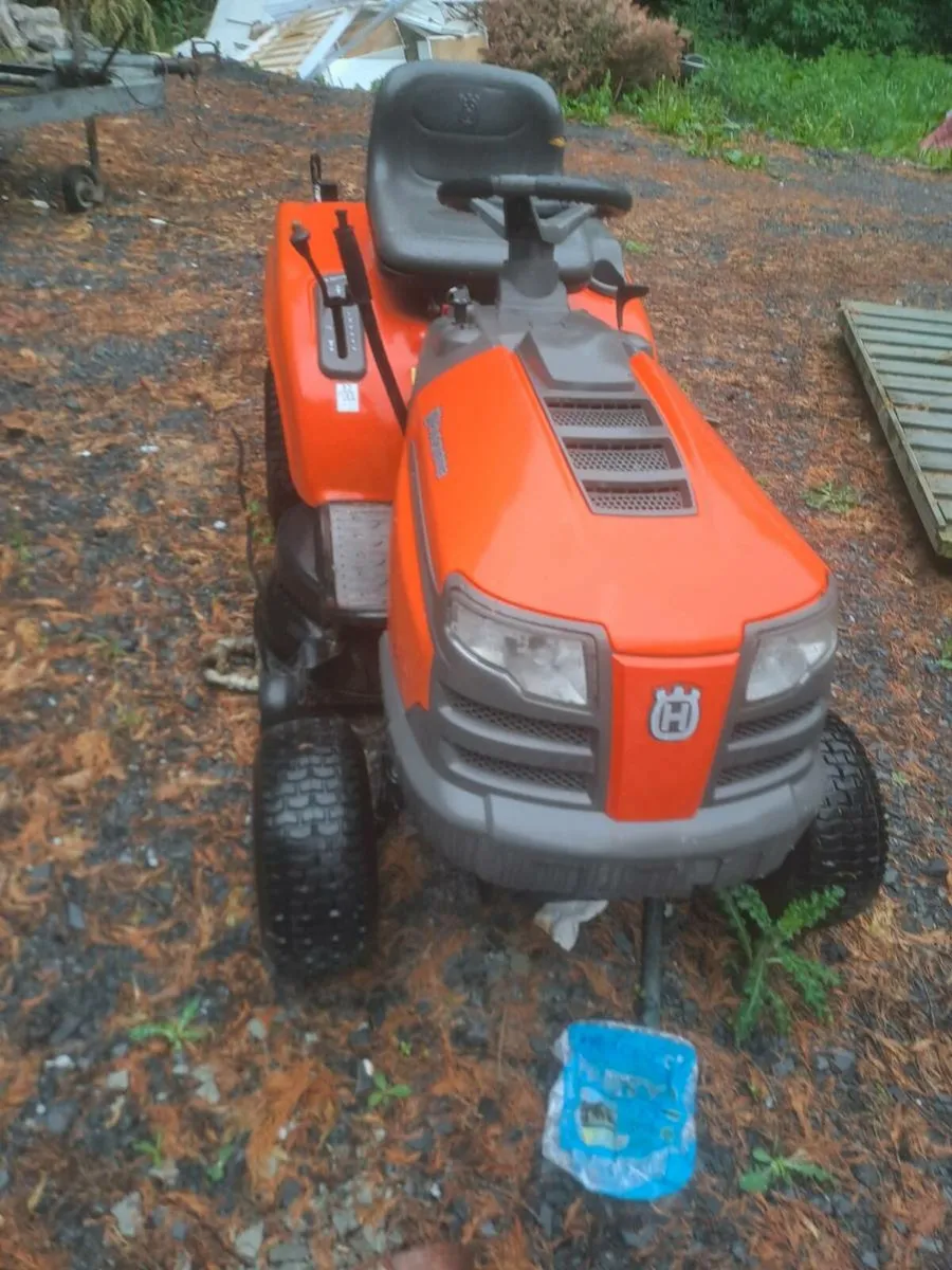 Lawn mower - Image 1