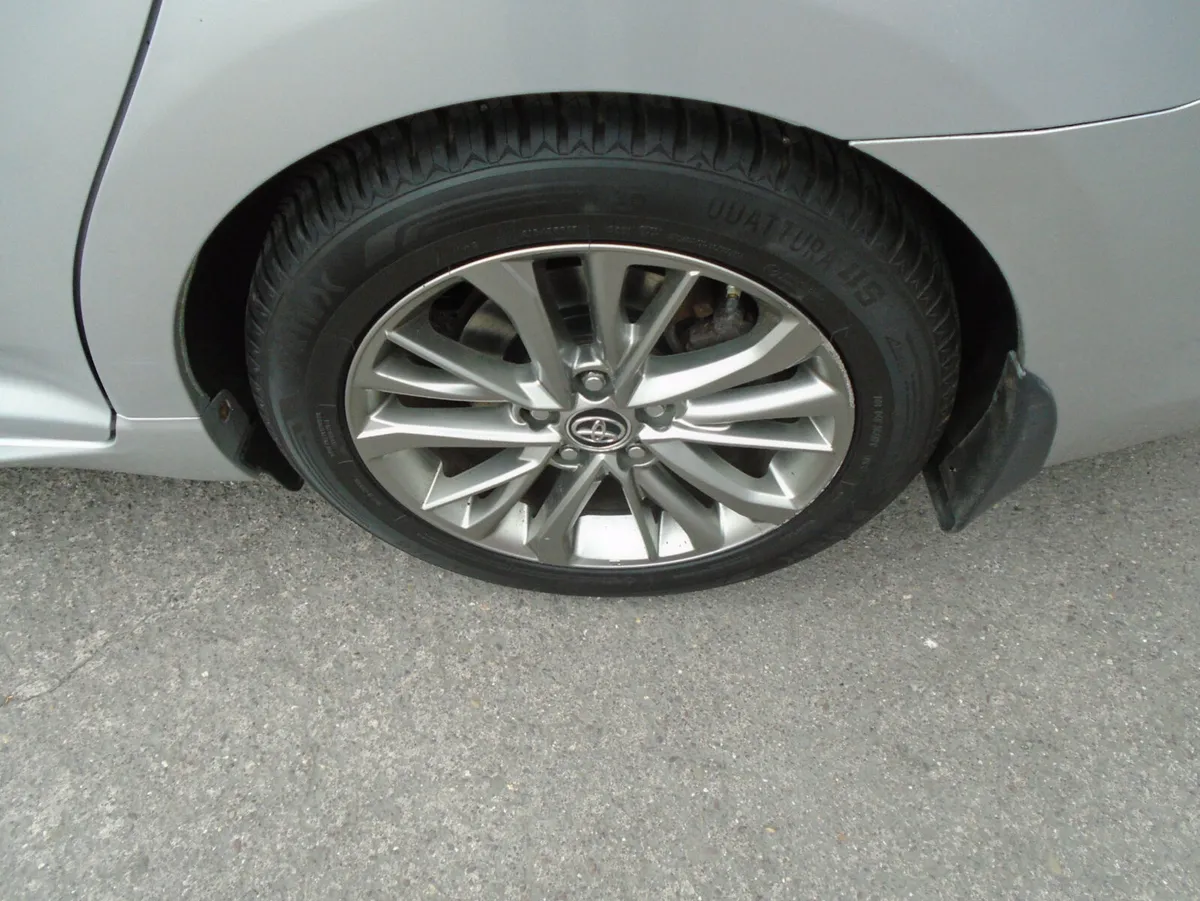Toyota Avensis 2017 - Image 3