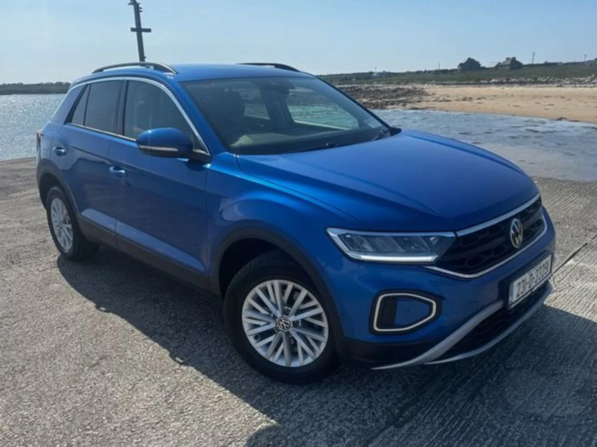 Volkswagen T-Roc Life 1.0 TSI M6F 110HP 5DR - Image 1