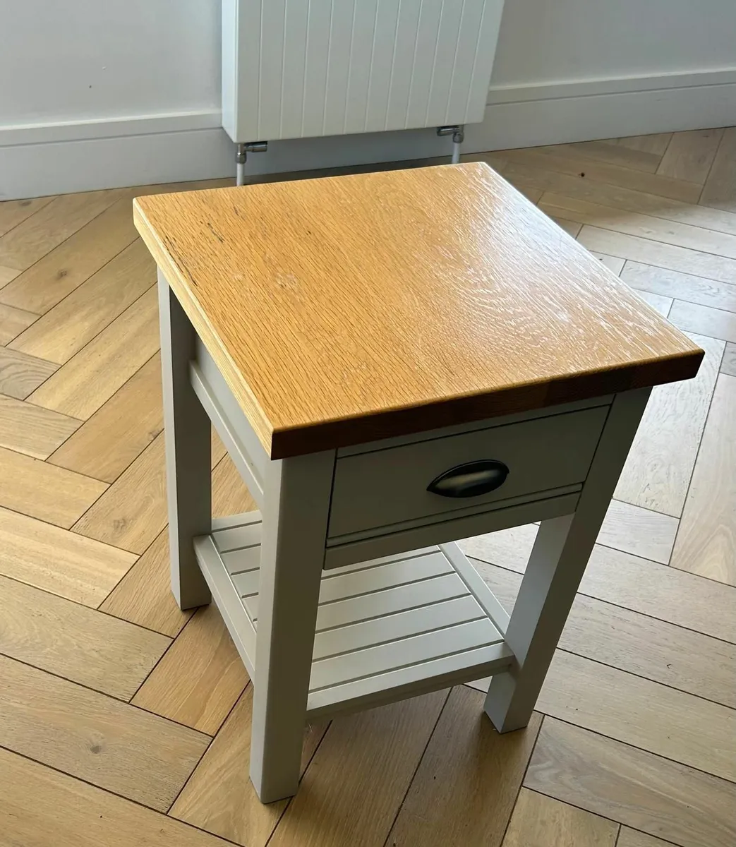 COFFEE TABLE AND MATCHING SIDE TABLE FROM M&S - Image 4