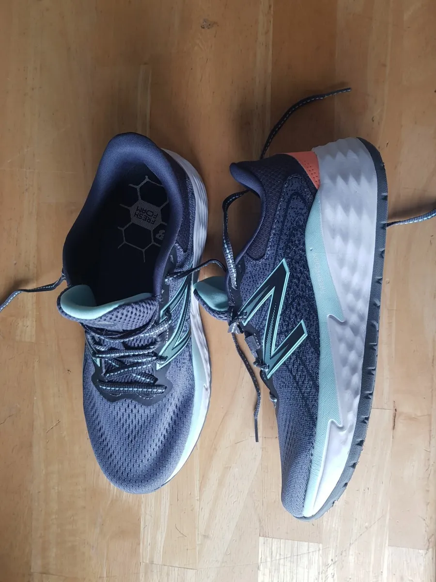 Womens running shoes - Image 1