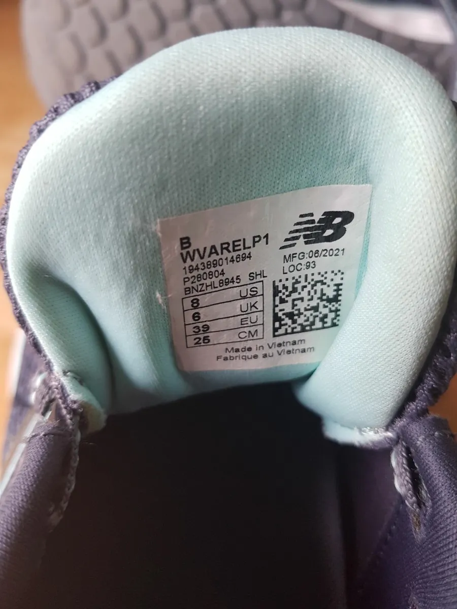 Womens running shoes - Image 3