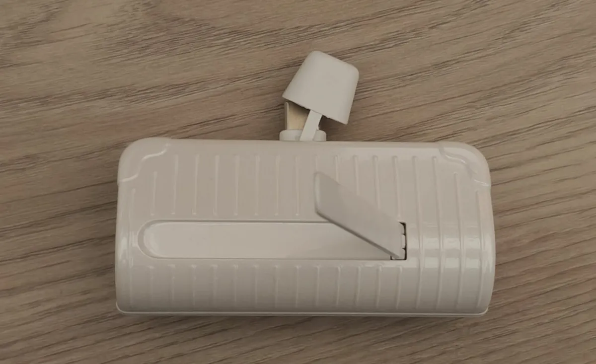 SKROSS 5000mAh Power Bank – Compact & Reliable - Image 4