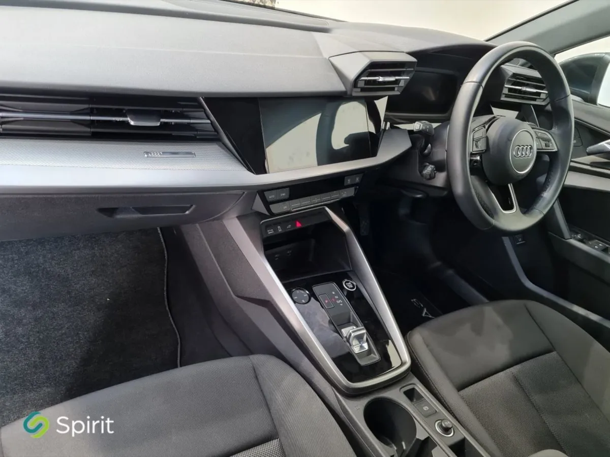 Audi A3 40tfsi e 204HP S Tronic SE - Image 4