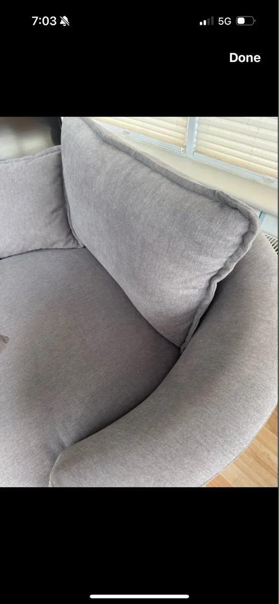 Dove velvet swivel arm chair - Image 2