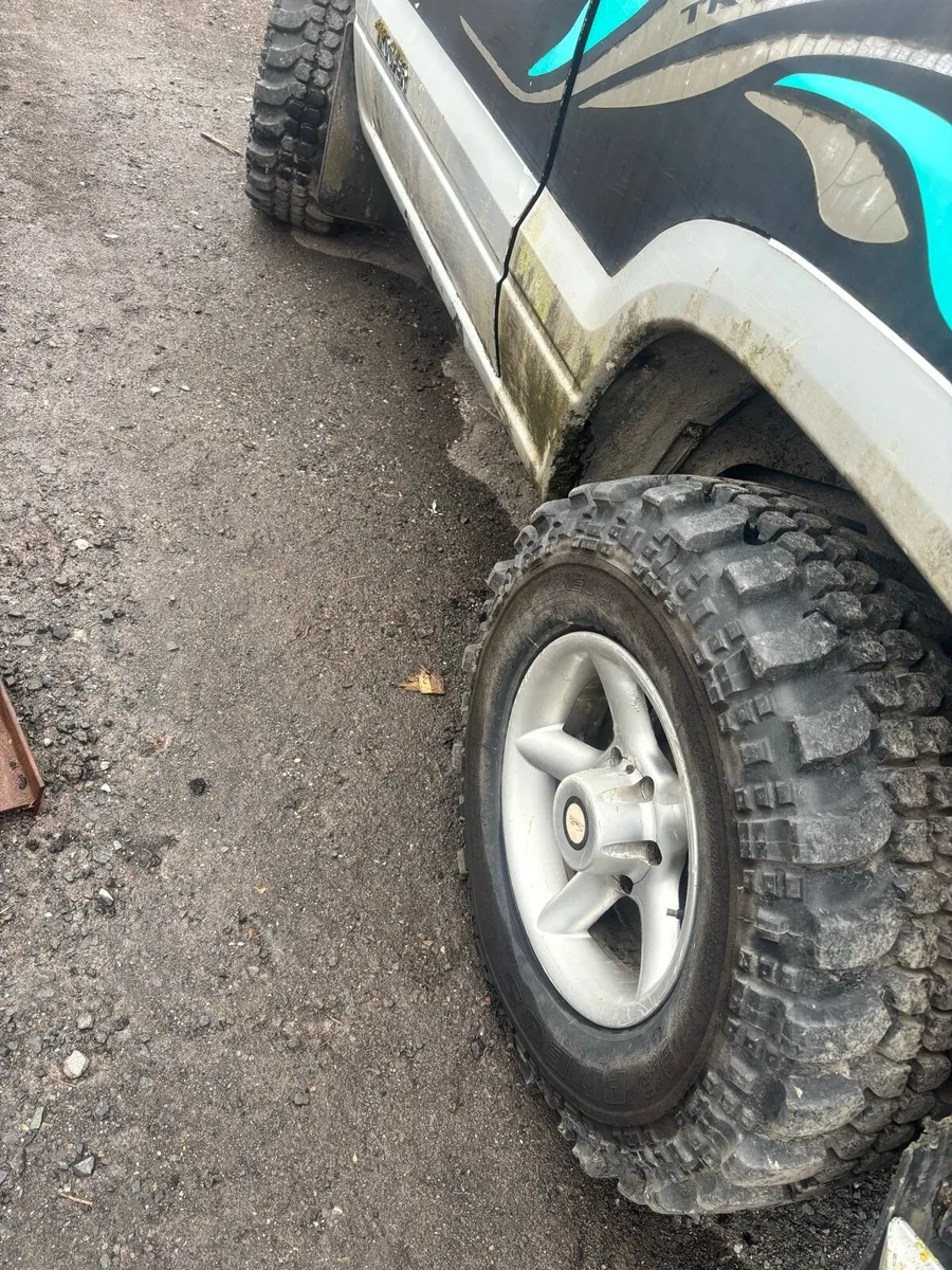 Isuzu trooper 3.1 - Image 4
