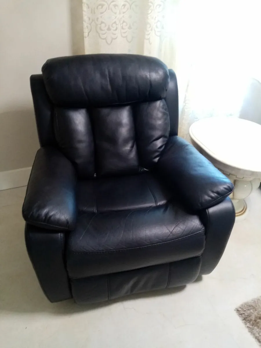 Recliner Chair - Image 1