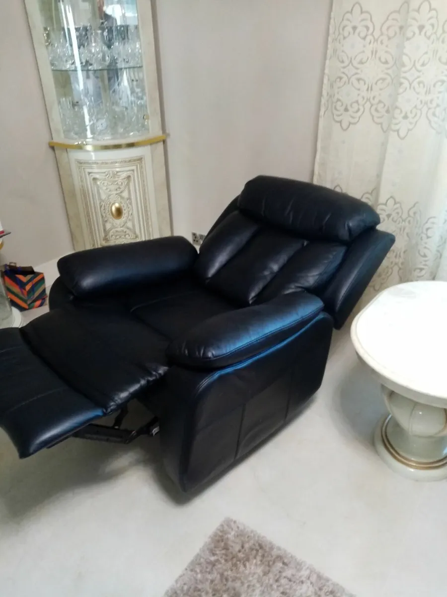 Recliner Chair - Image 3