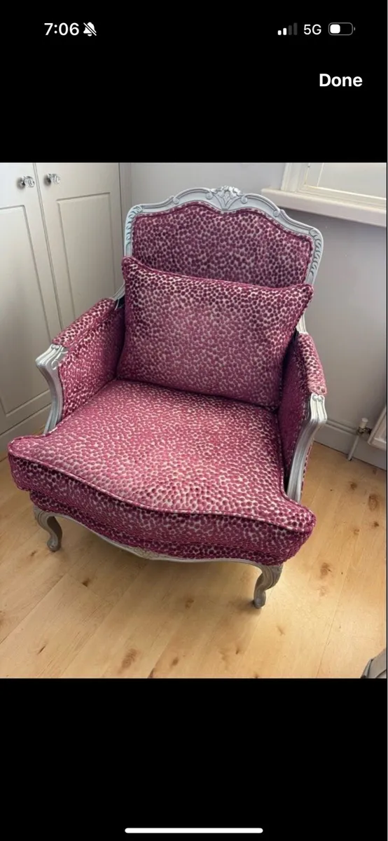 Vintage pink armchair - Image 2
