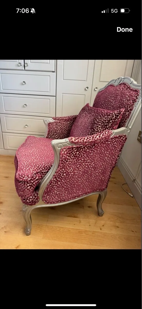 Vintage pink armchair - Image 3