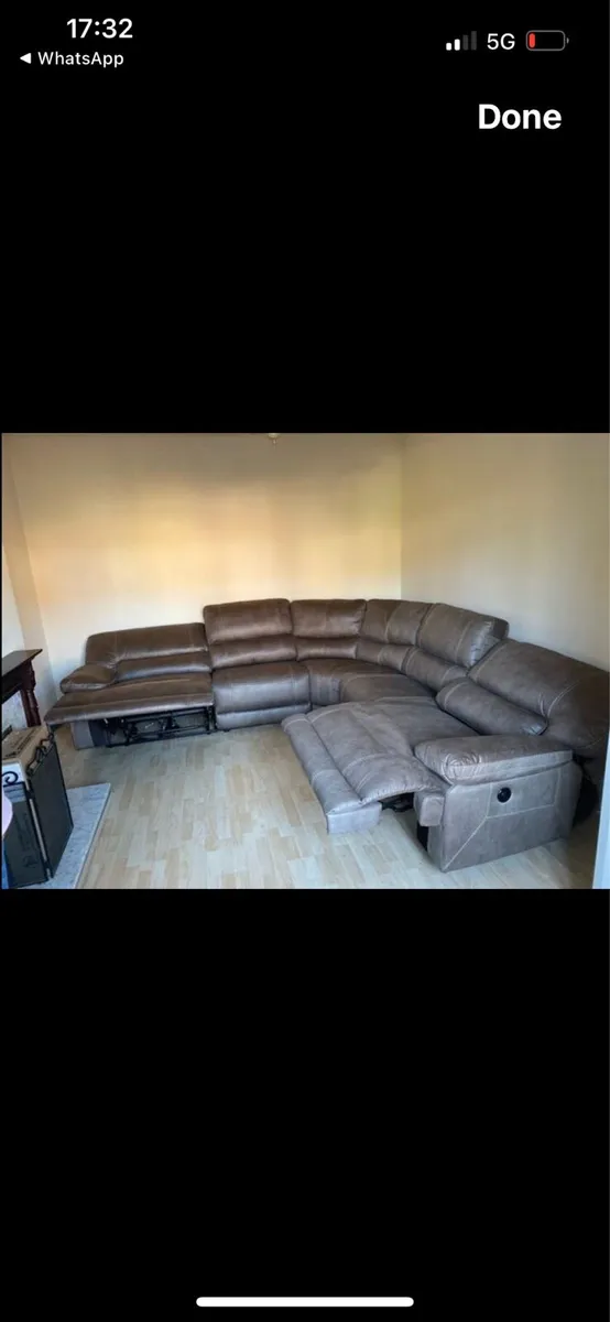 Large electric recliner - Image 2