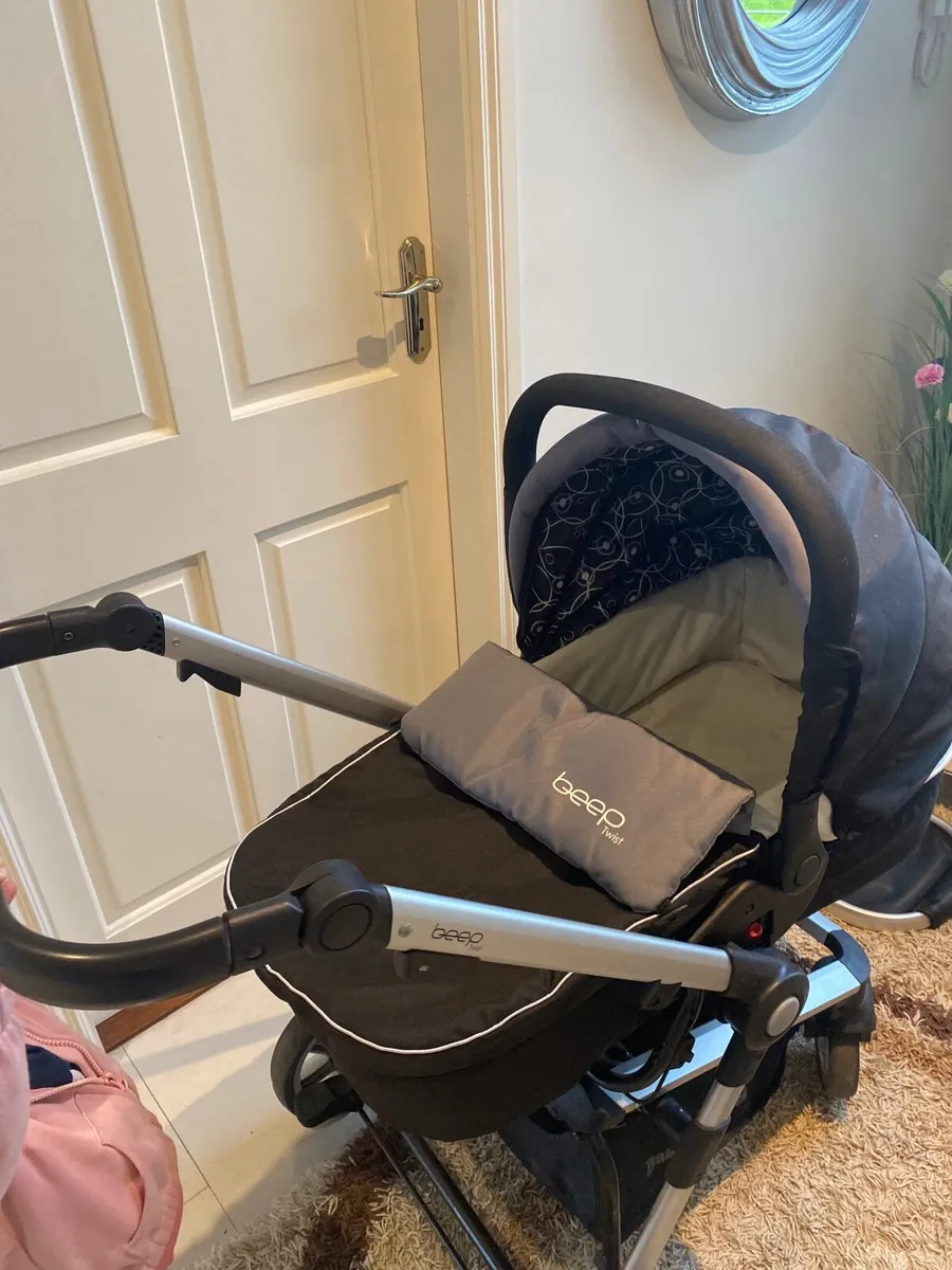 Baby Elegance travel system - Image 2