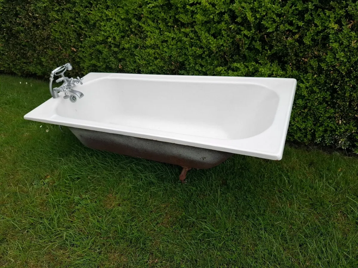 Cast Iron Bath - Image 3