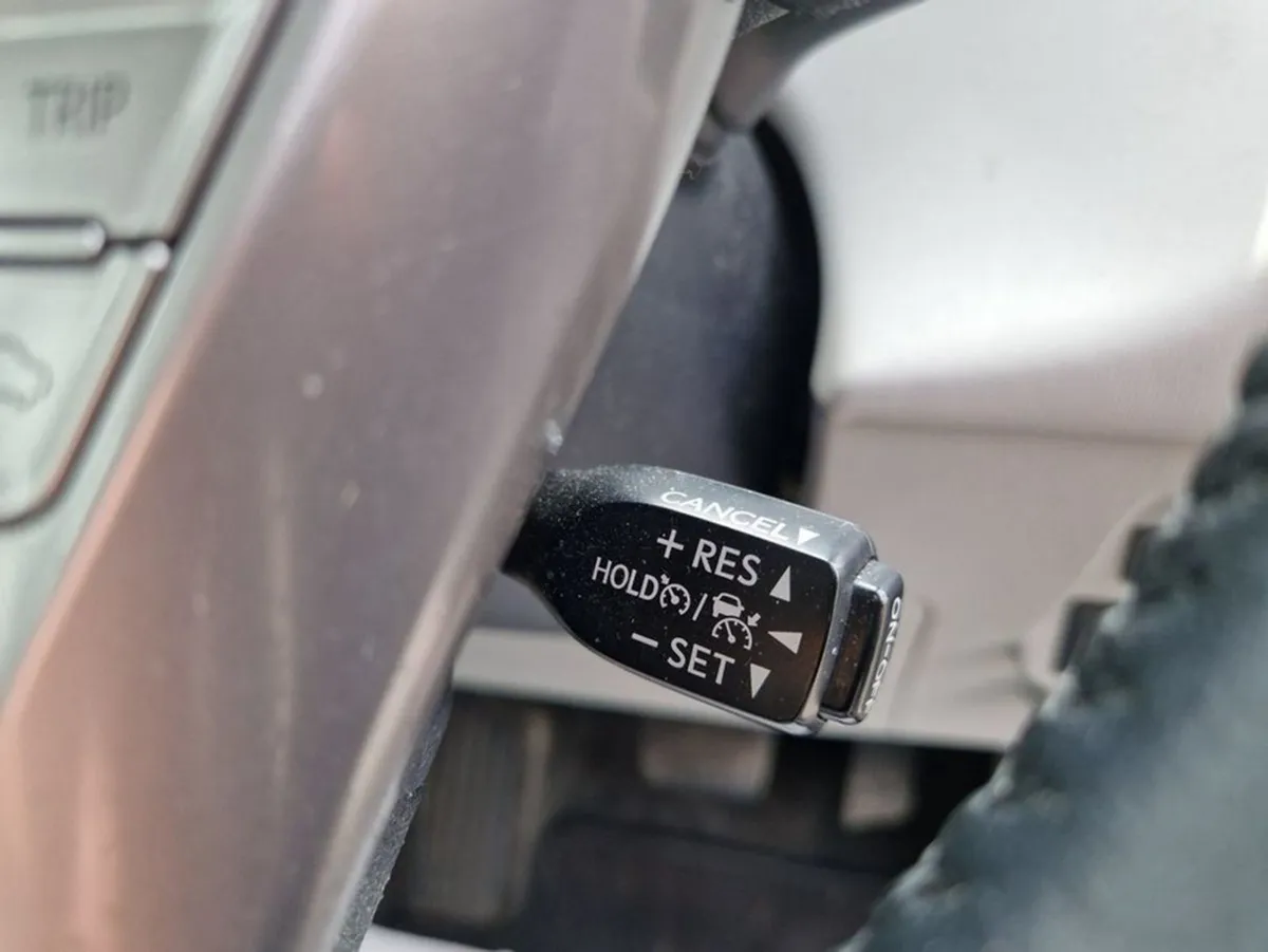 Toyota Prius Petrol  Hybrid  Automatic  7 Seats - Image 4