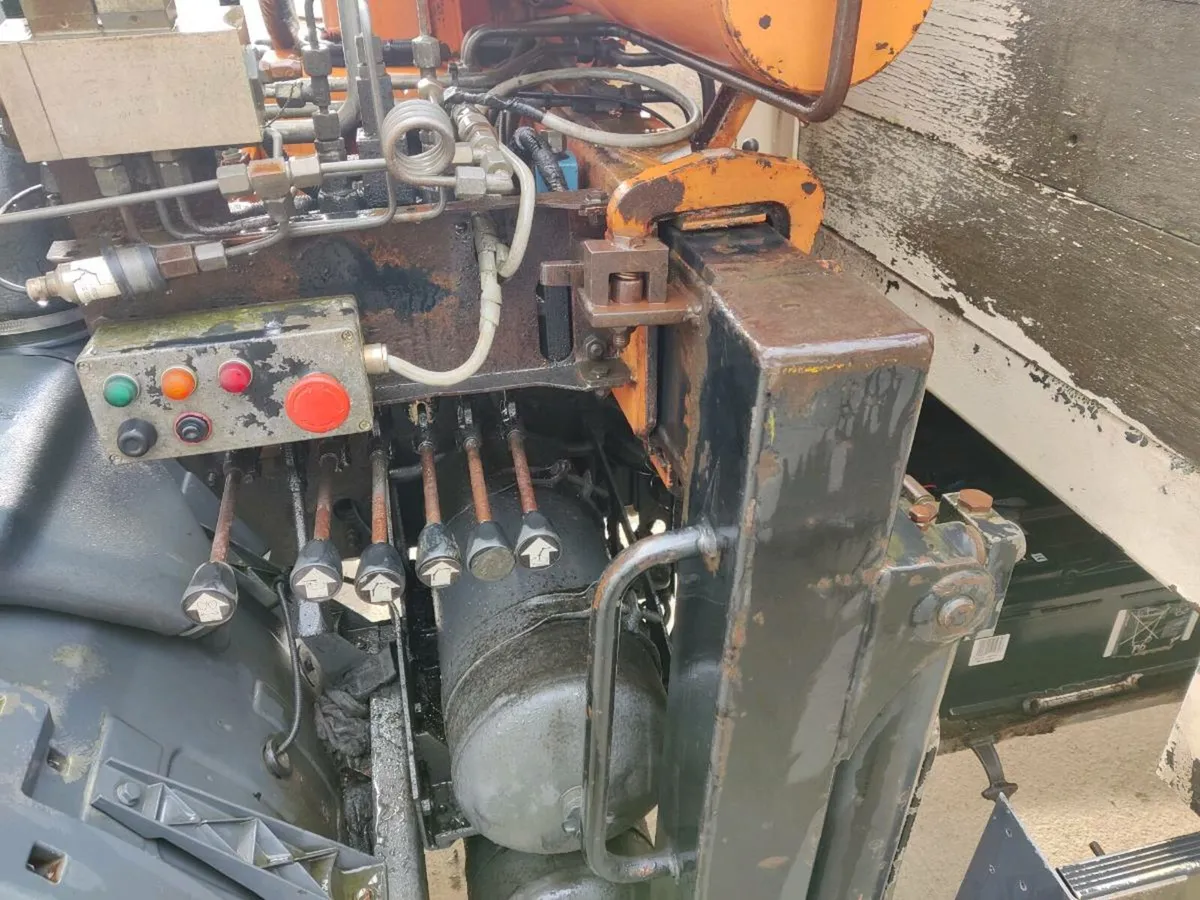 Truck - Image 4