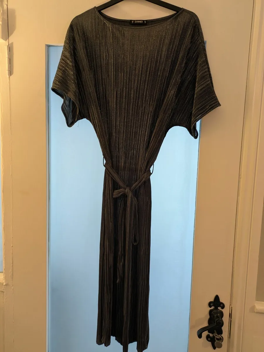 Dresses size 10 - Image 4
