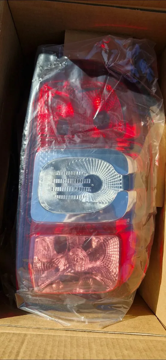 Dacia Duster Rear Light Cover - Image 4