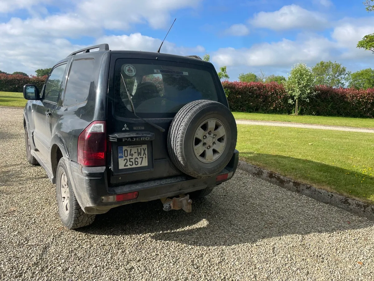 Mitsubishi  pajero 2004 - Image 2