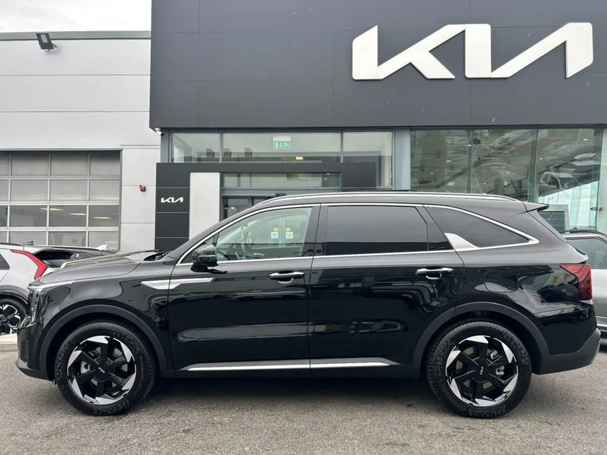 Kia Sorento 1.6 Plug In Hybrid (7 Seater) - Image 3