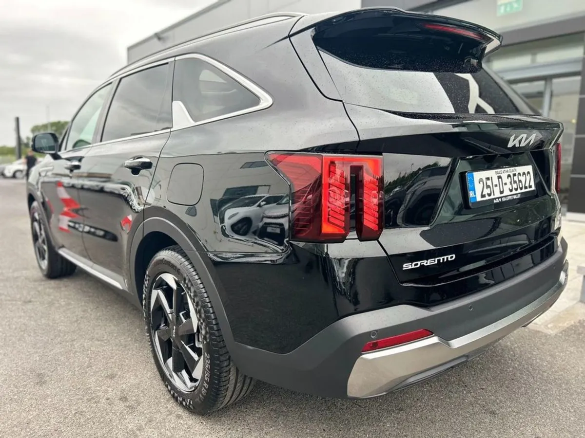Kia Sorento 1.6 Plug In Hybrid (7 Seater) - Image 4
