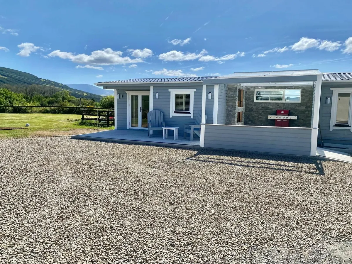 Log Cabin for Rent - Image 1