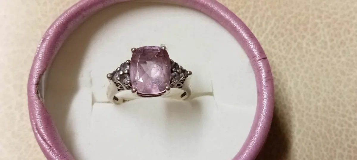 Stunning rings and pendant - Image 4
