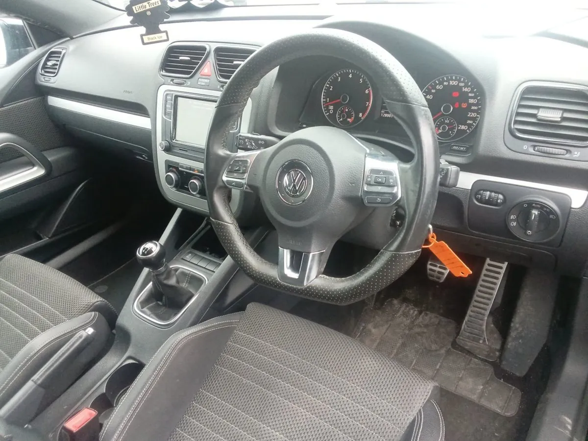 Volkswagen Scirocco 1.4tsi M6F 122HP BMT - Image 4