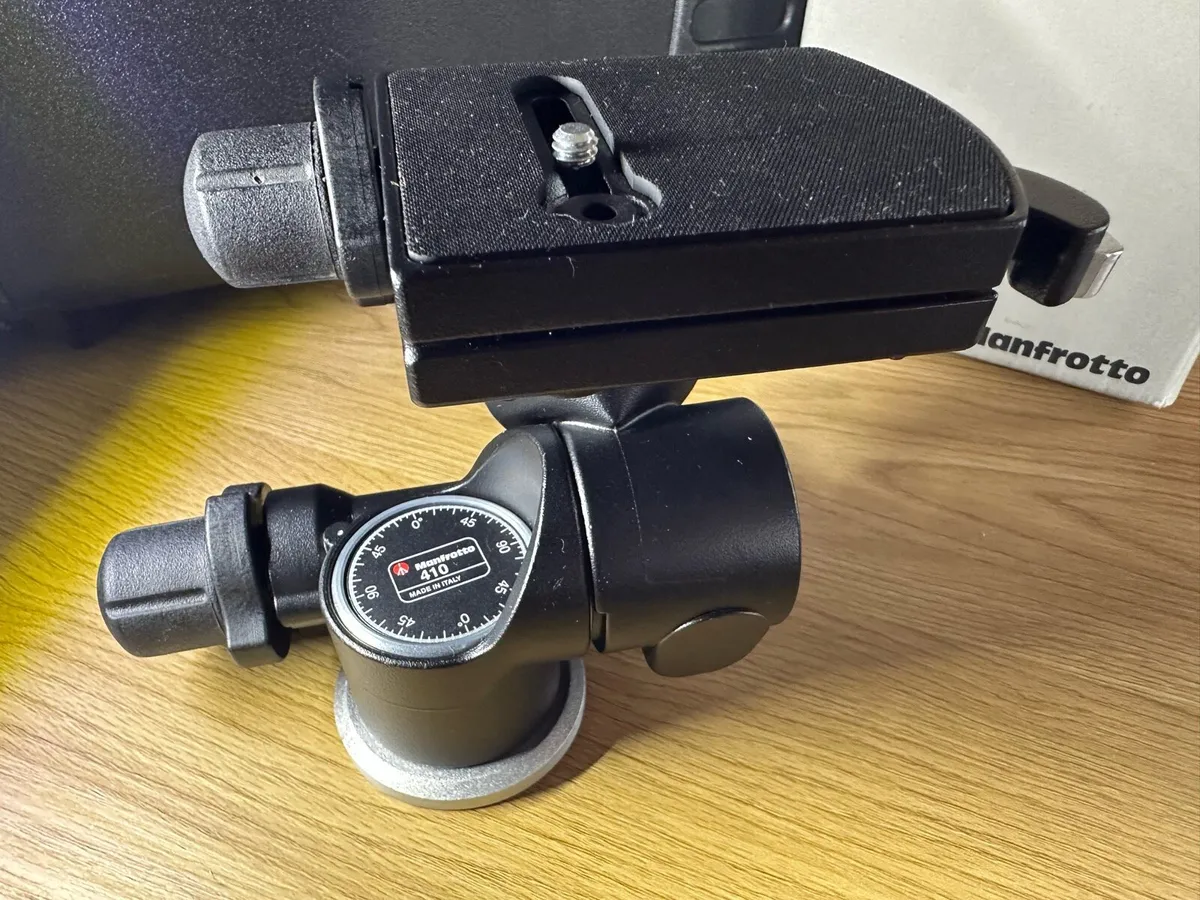 Manfrotto 410 Junior Geared Tripod Head - Image 1