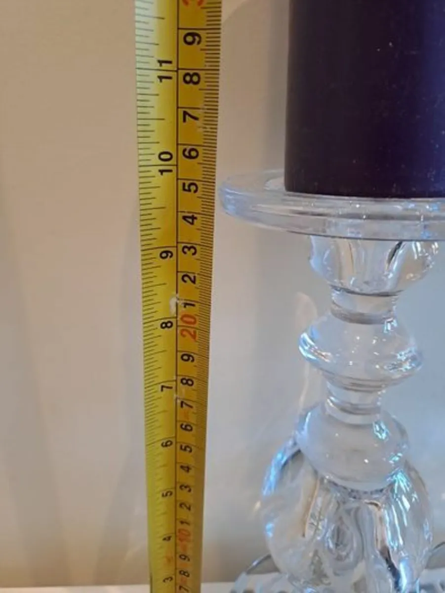 2 large glass candle sticks with candles - Image 2