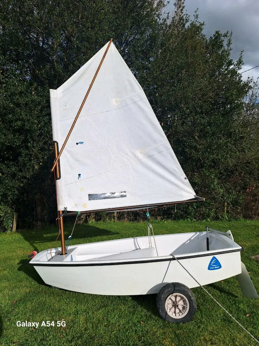 Sailing Dinghy - Image 2
