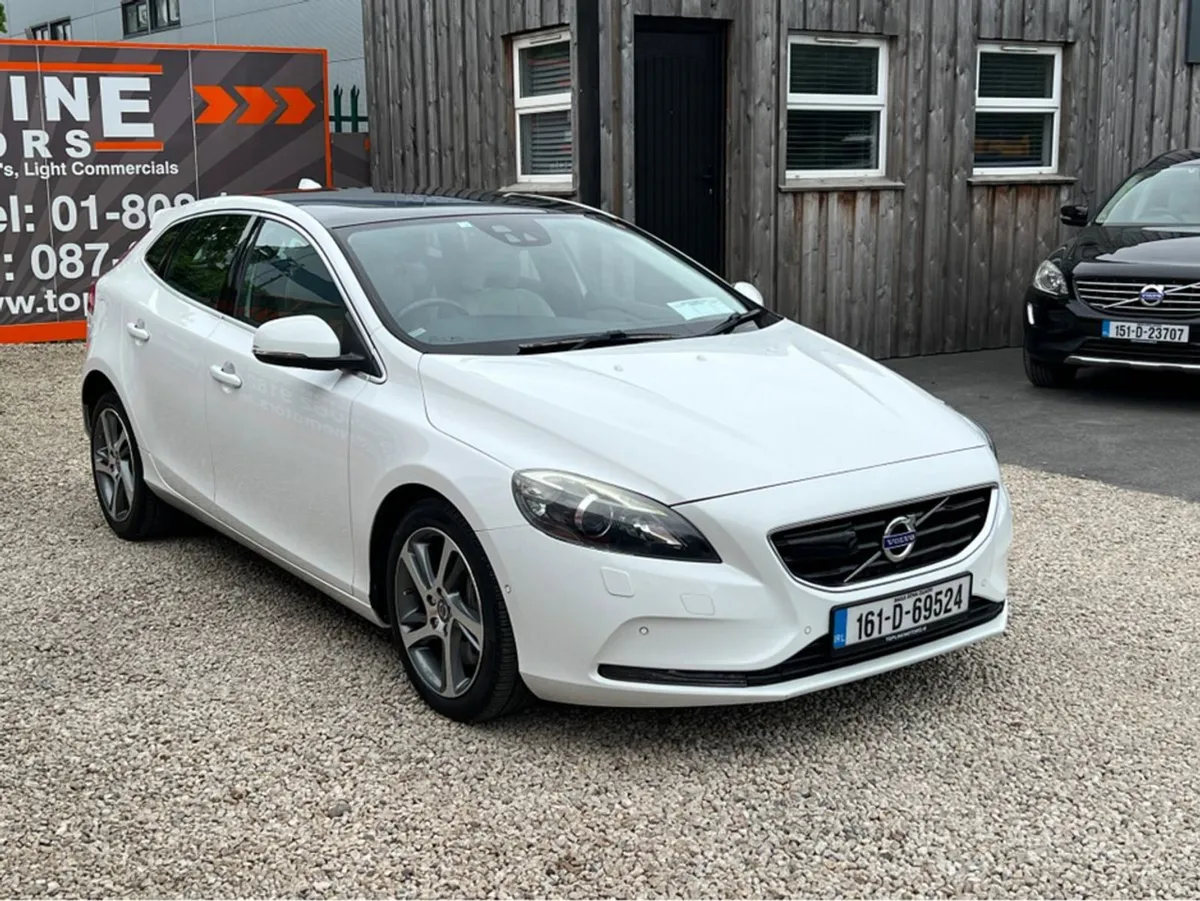 Volvo V40  r-design//pan Roof-huge Spec//auto//re - Image 4