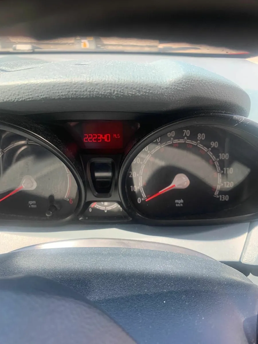 Ford Fiesta 2009 - Image 2