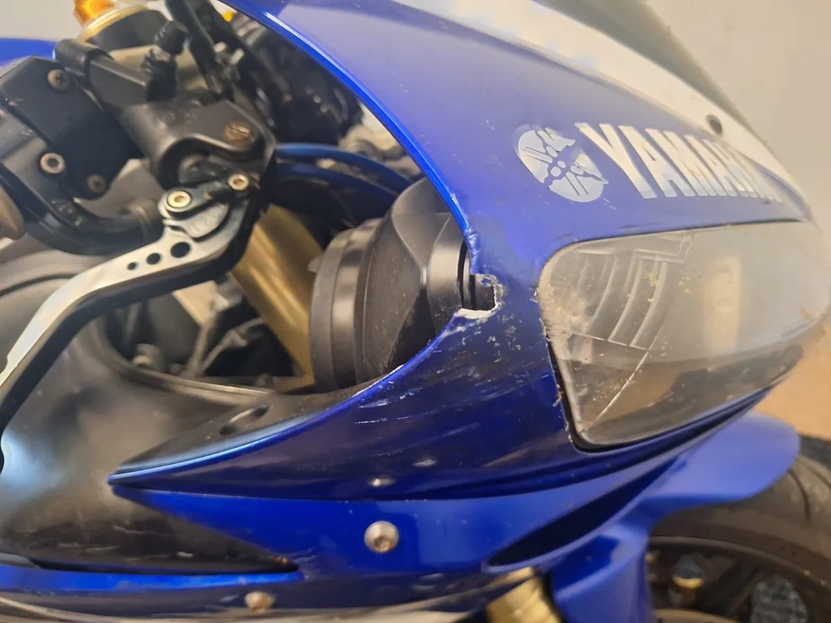 Yamaha R1 - Image 2