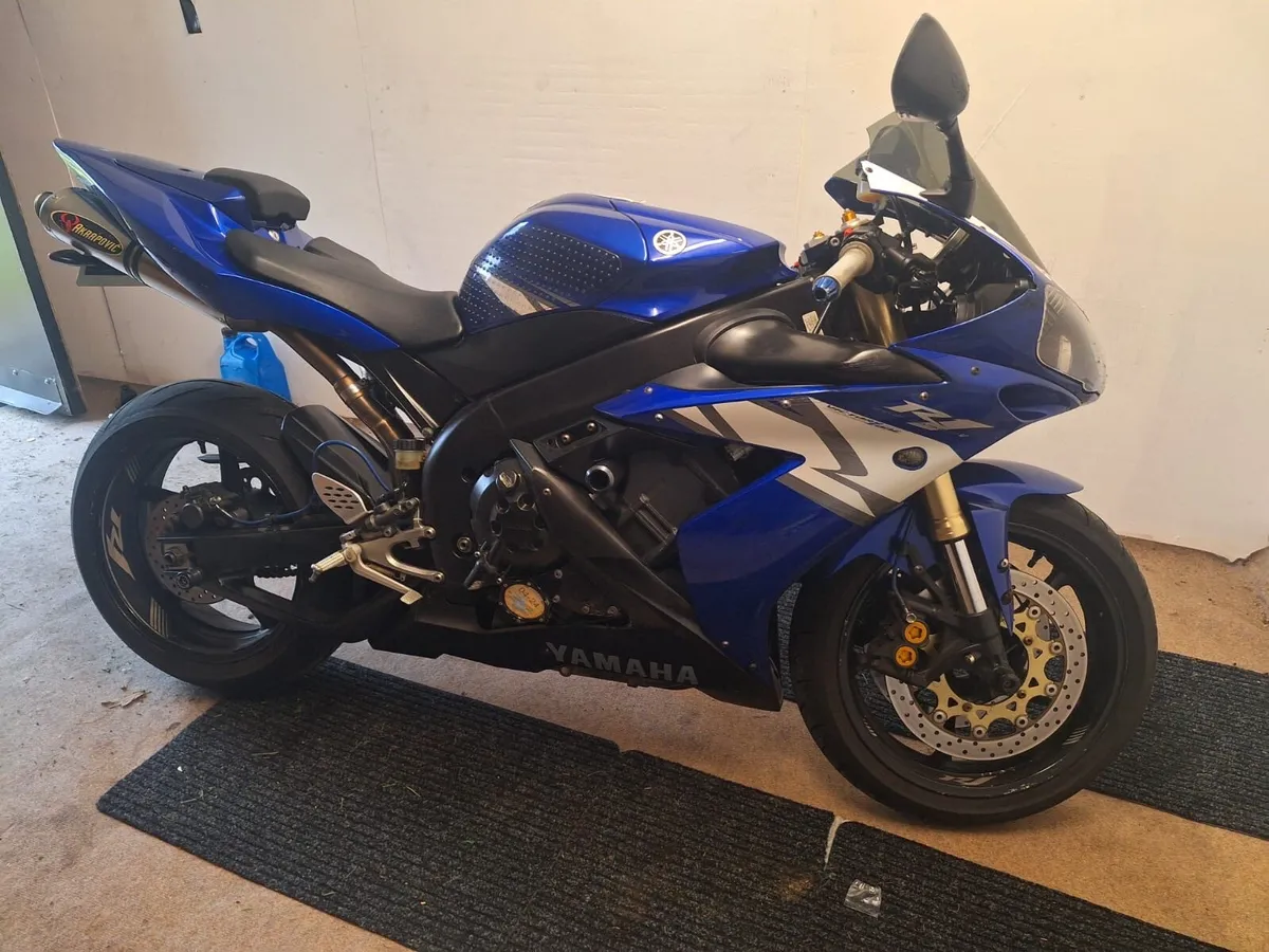 Yamaha R1 - Image 1