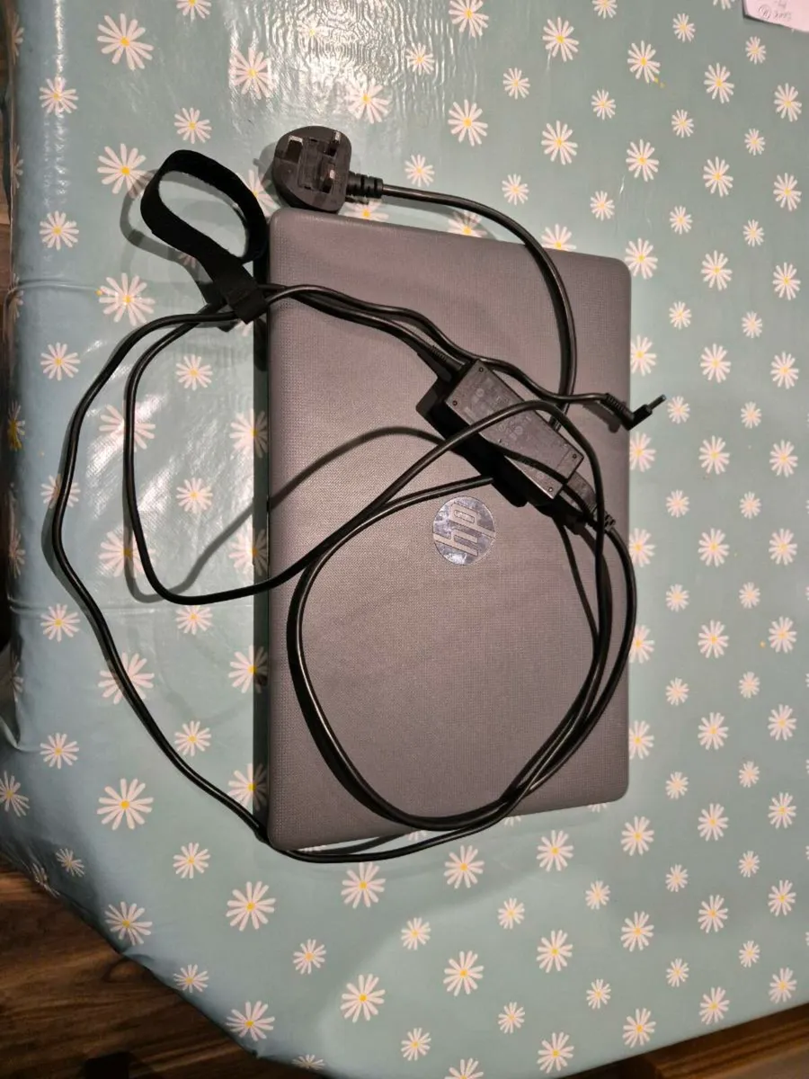 HP 15 laptop - Image 4