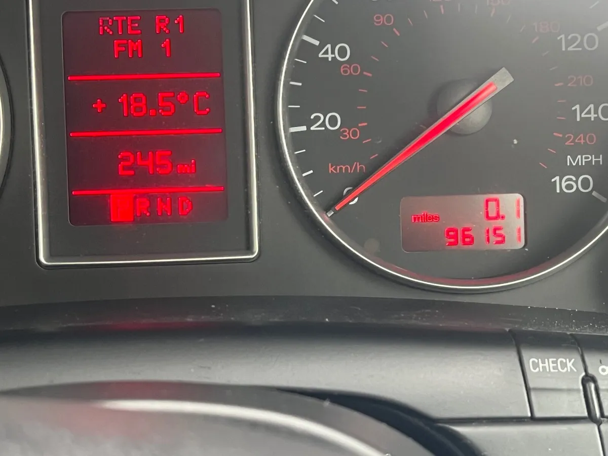Audi A4 2003 Automatic Transmission low mileage - Image 3